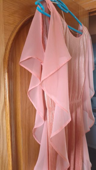 Vestido corto rosa plisado