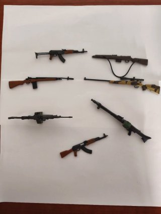 Set armas para figuras 7" y MAdelman