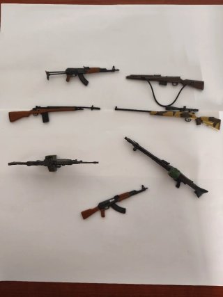Set armas para figuras 7" y MAdelman