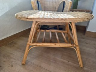Conjunto mesa y silla mimbre hecho a mano