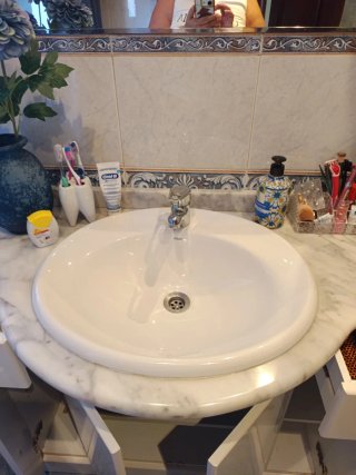 Mueble de baño con lavabo