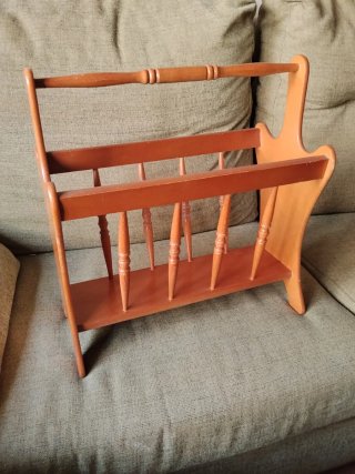 Revistero Vintage de Madera