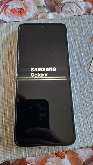 Samsung Galaxy Z Flip6