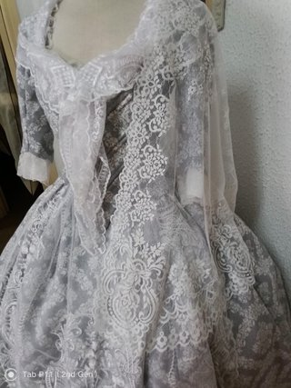Traje de Fallera con Manteletas, aderezo, peinetas