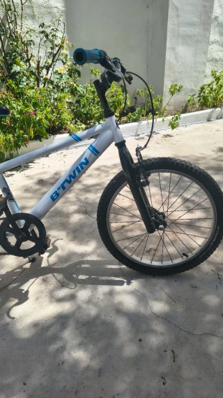 Bicicleta BMX B'TWIN Blanca