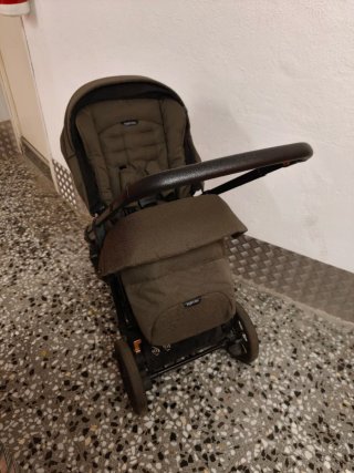 Carrito de bebé con capazo y silla