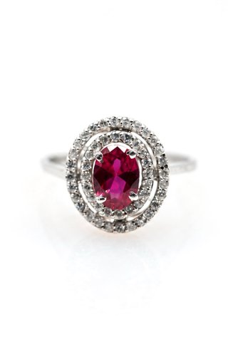 Anillo Oro Blanco 18k Rubí y Diamantes