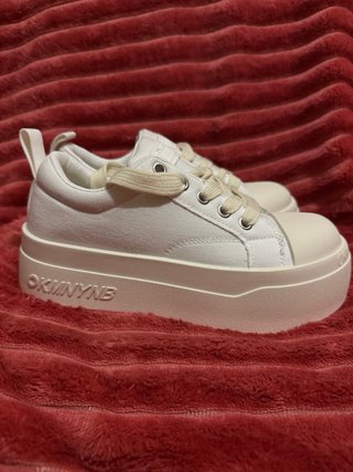 Zapatillas Blancas Talla 36. NUEVO