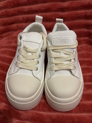 Zapatillas Blancas Talla 36. NUEVO