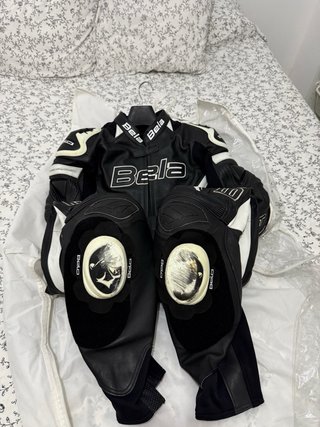 Mono de moto Bela negro y blanco