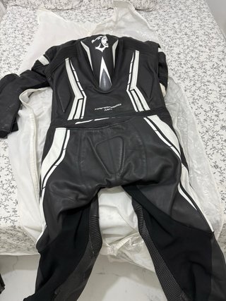 Mono de moto Bela negro y blanco