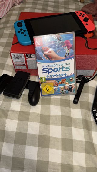 Nintendo Switch con accessori e gioco