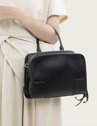 Bolso negro de Loewe