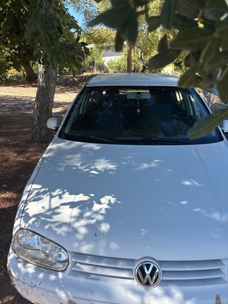 Volkswagen Golf 2000 (precio negociable)