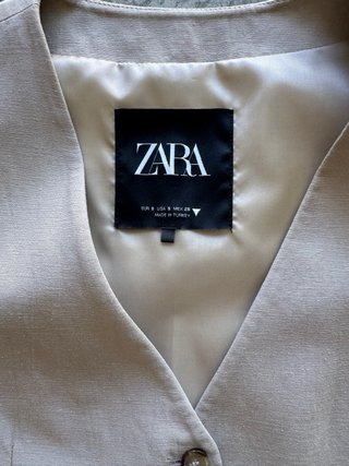 2 Chalecos Zara Talla Única Beige y Negro