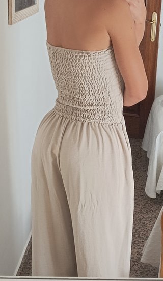 Mono beige sin tirantes