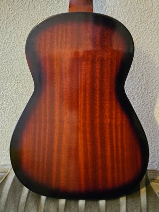 Guitarra Admira Cuerdas Nuevas
