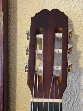 Guitarra Admira Cuerdas Nuevas