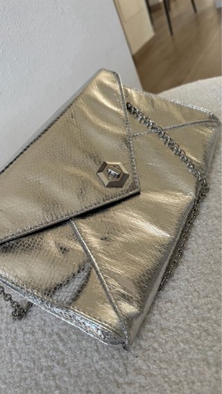 Pochette argento metallizzata con tracolla