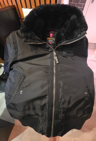 Chaqueta Alpha Industries Negra Talla M