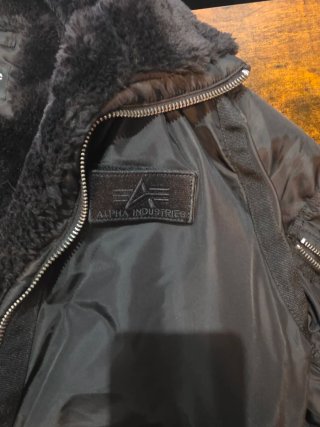 Chaqueta Alpha Industries Negra Talla M