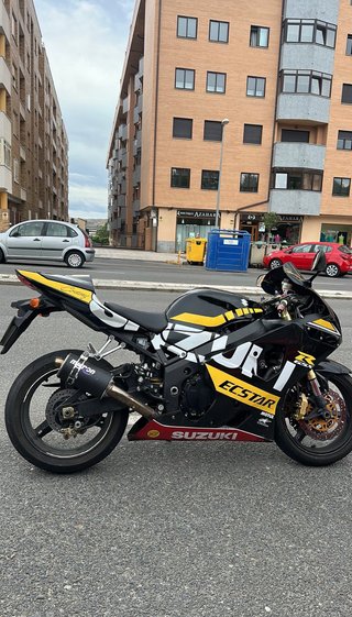 Suzuki GSXR 600 K5 Negra y Amarilla
