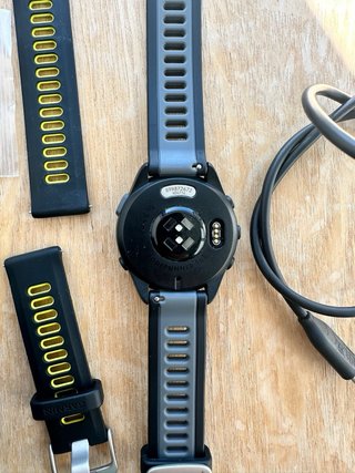 Garmin Forerunner 165Music Smartwatch da corsa