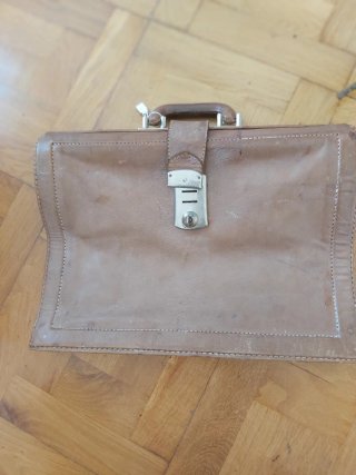 Maletín vintage de cuero marrón