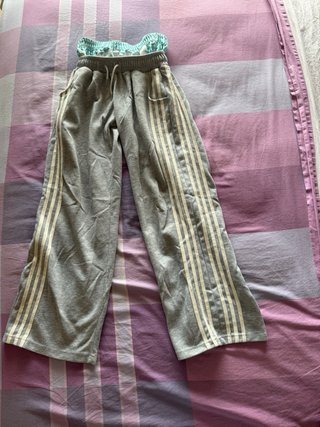 Pantaloni Adidas vita doppia grigio
