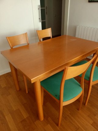 Mesa y 4 Sillas Comedor Madera