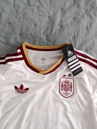 Conjunto España Adidas Talla 26, para niño