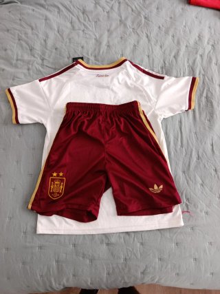 Conjunto España Adidas Talla 26, para niño