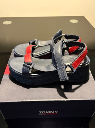Sandalias Tommy Hilfiger Azul y Rojo