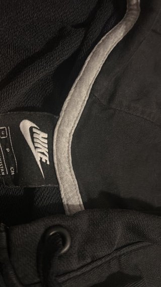 Felpa Nike nera con cerniera