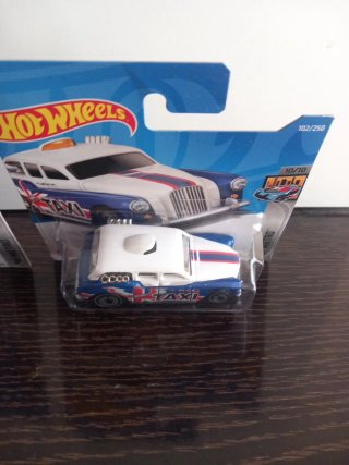Hot Wheels Cockney Cab II Taxi 2 Pack