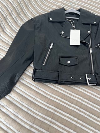 Chaqueta Zara efecto piel