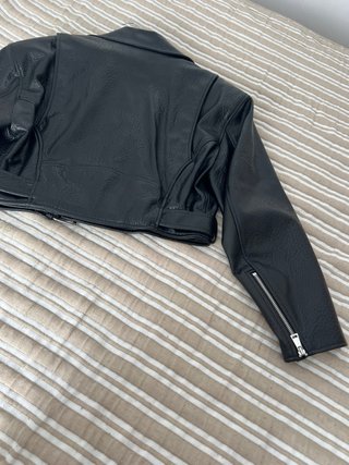 Chaqueta Zara efecto piel