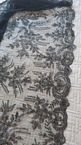 Mantilla Chantilly 3 picos