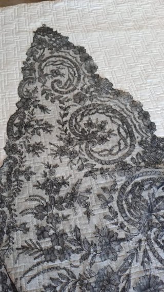 Mantilla Chantilly 3 picos