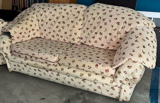Sofá de 2 plazas floral beige