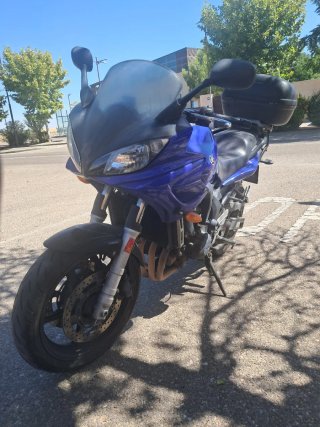Yamaha FZS 600 Fazer Azul