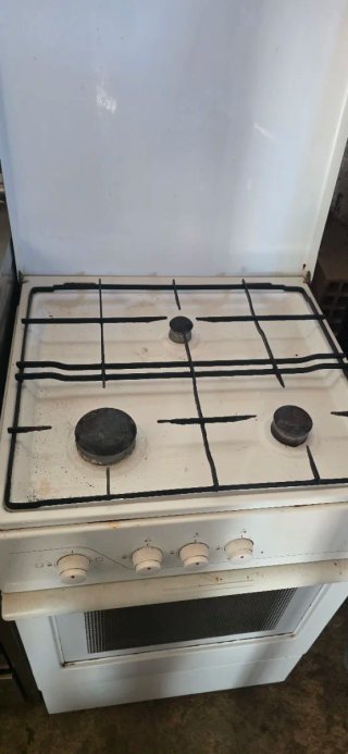 Cocina de gas blanca