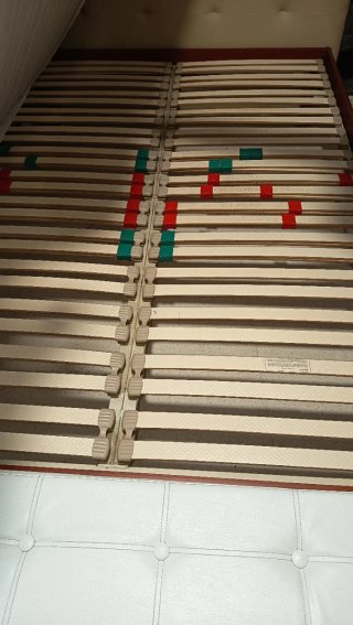 Somier con patas de 135 x 190