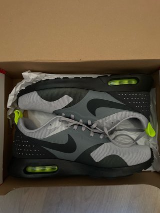 Nike Air Max Tavas talla 42