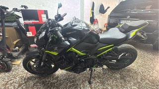 Kawasaki Z900 A2 Negra y Verde