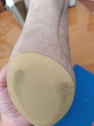 Zapatos de salón beige con lazo