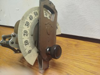 Dial de radio antiguo Con condensador