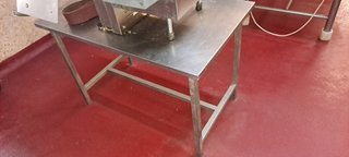 Mesa de acero inoxidable