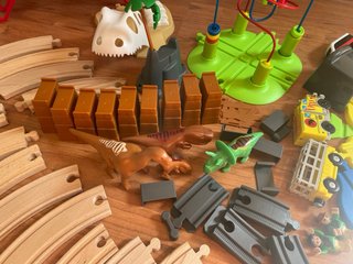 Tren de madera y accesorios