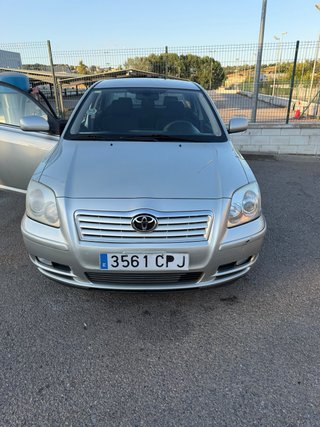 Toyota Avensis 2003